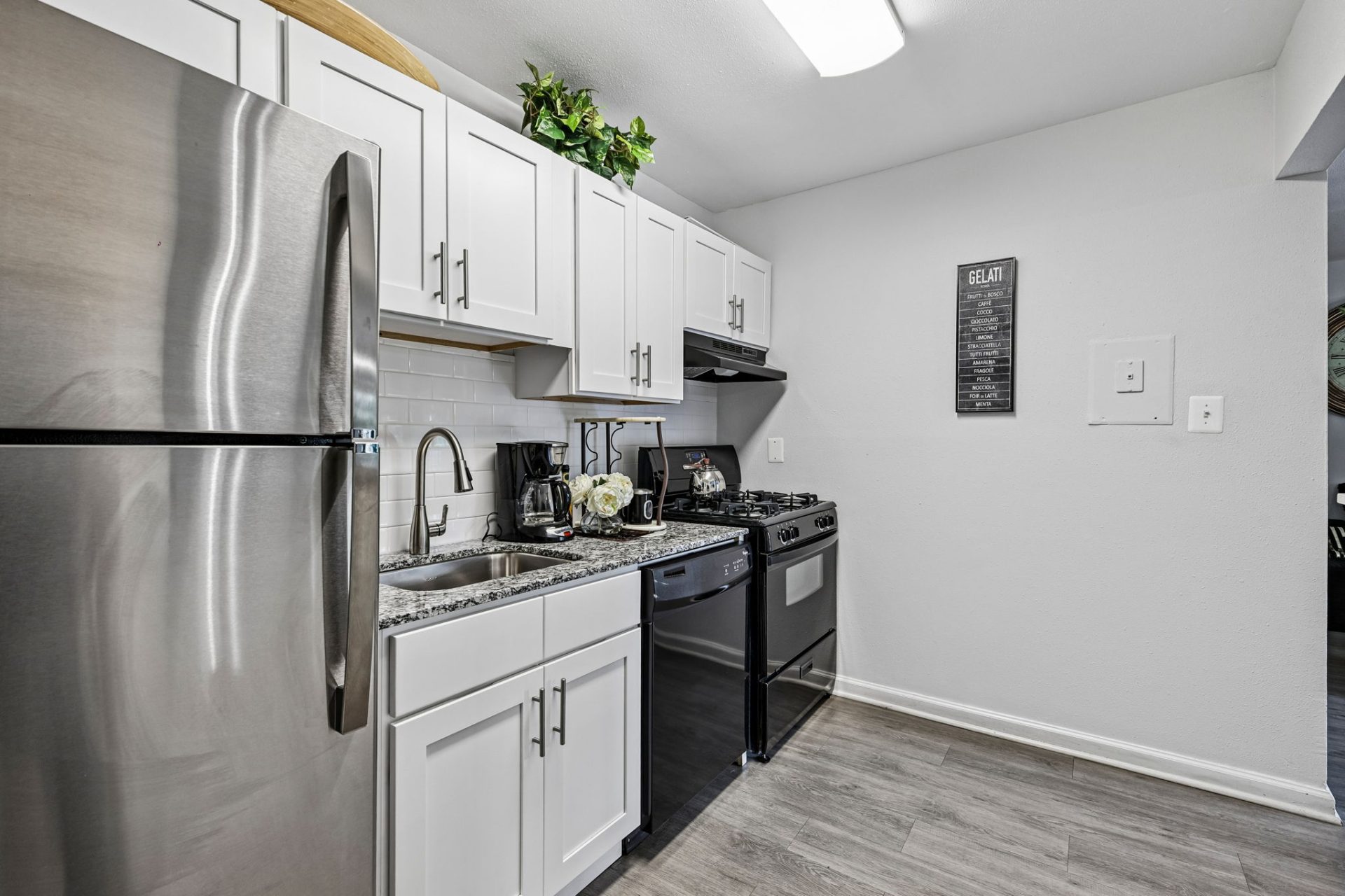 Apartment's with Kitchen
